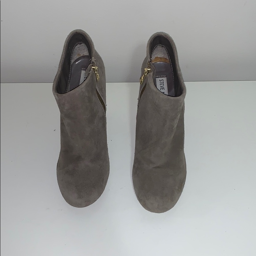 Steve Madden Suede Bootie- Size 8.5 - Picture 2 of 6